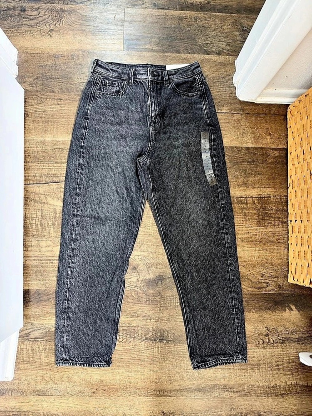American Eagle Mom Straight Jeans in Black Size 4 Short NWT